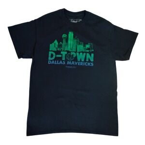 Mitchell & Ness Dallas Mavericks D-Town Graphic T-Shirt Mens Medium Black NBA